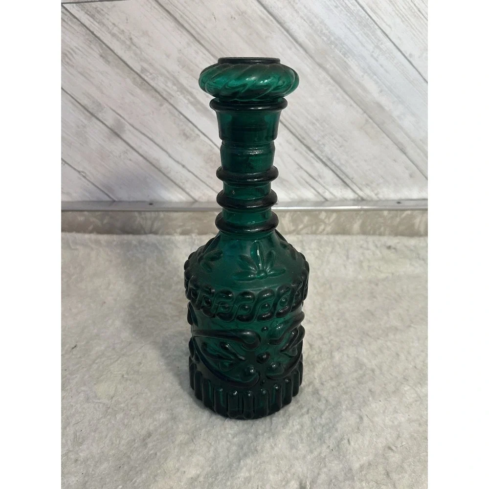 Vintage Jim Beam Kentucky Derby Glass Decanter 1968 Emerald Green With Stopper